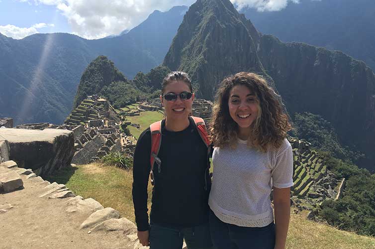women-machu-picchu-peru