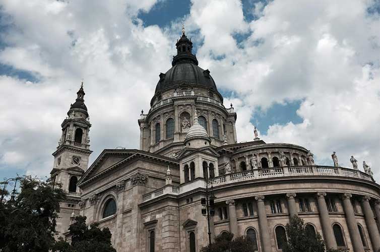 cathedral-budapest-vacation