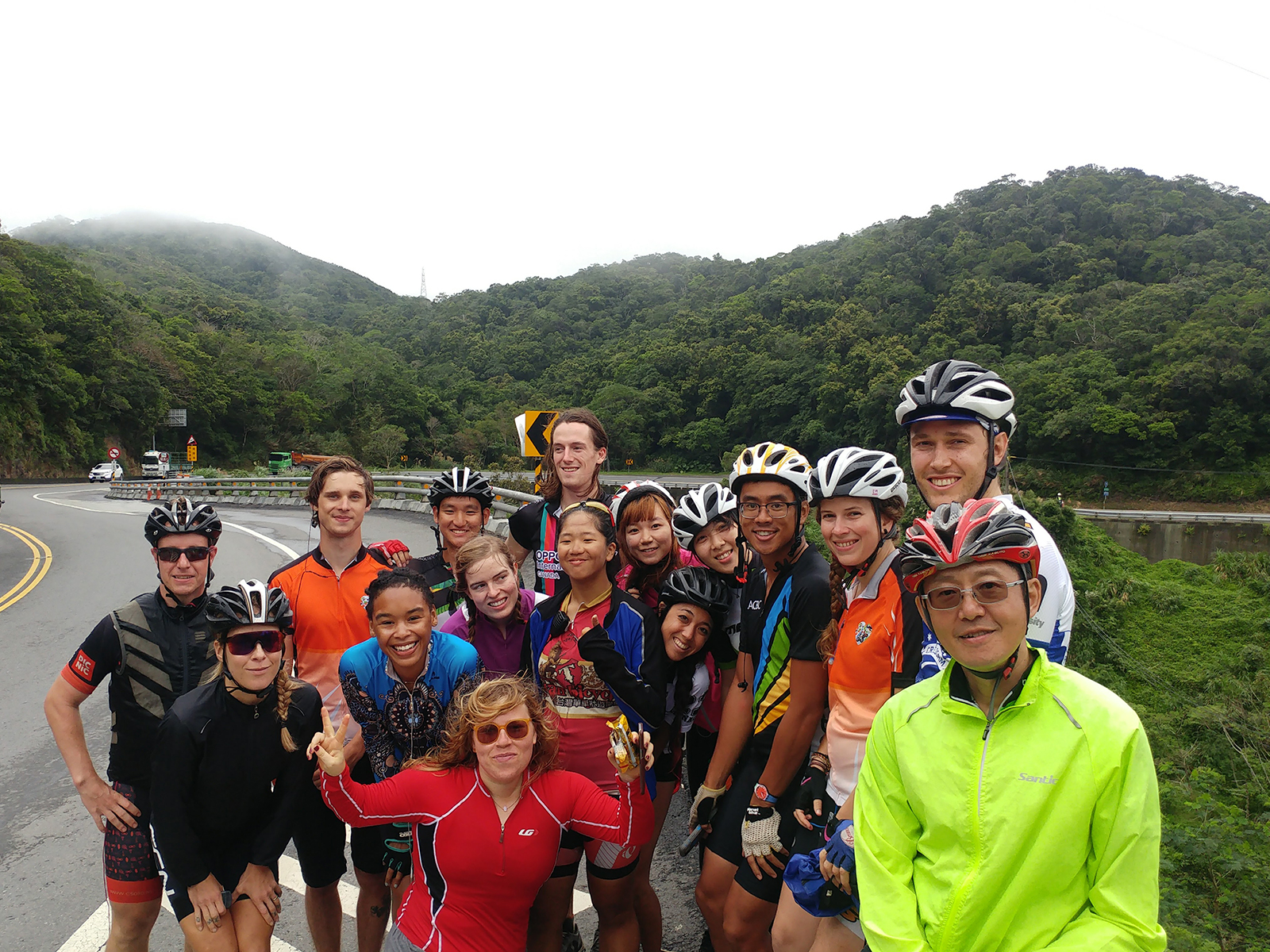 group-photo-cycling-tour