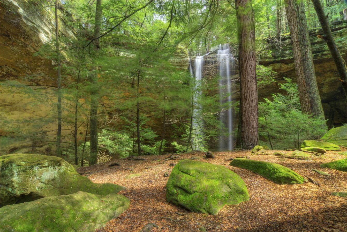 hocking-hills-ohio-waterfall